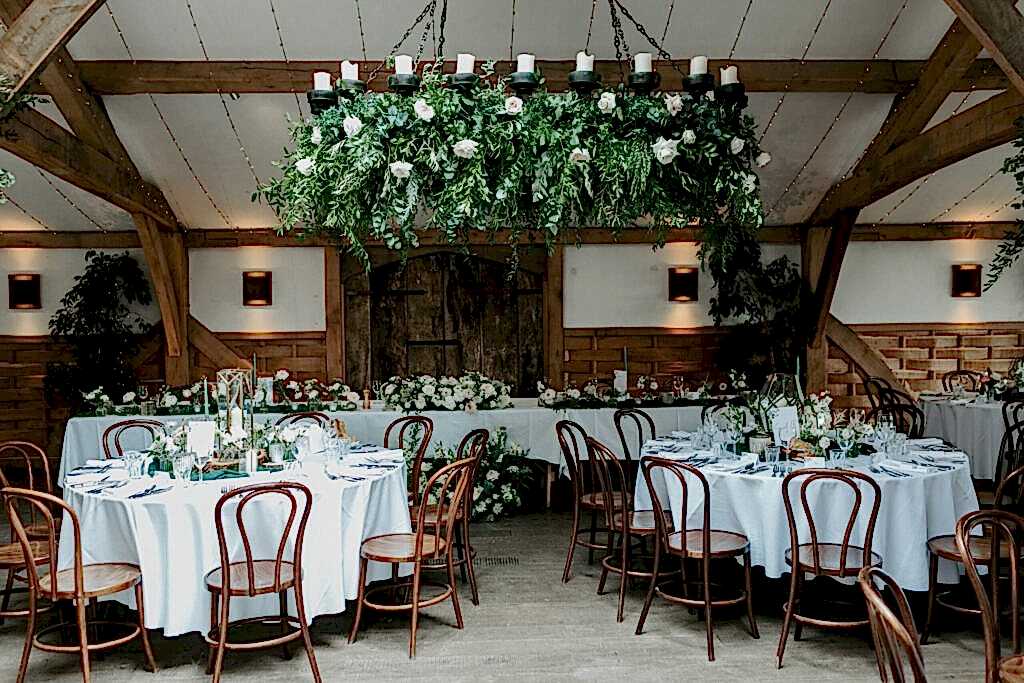 Hanging foliage chandelier